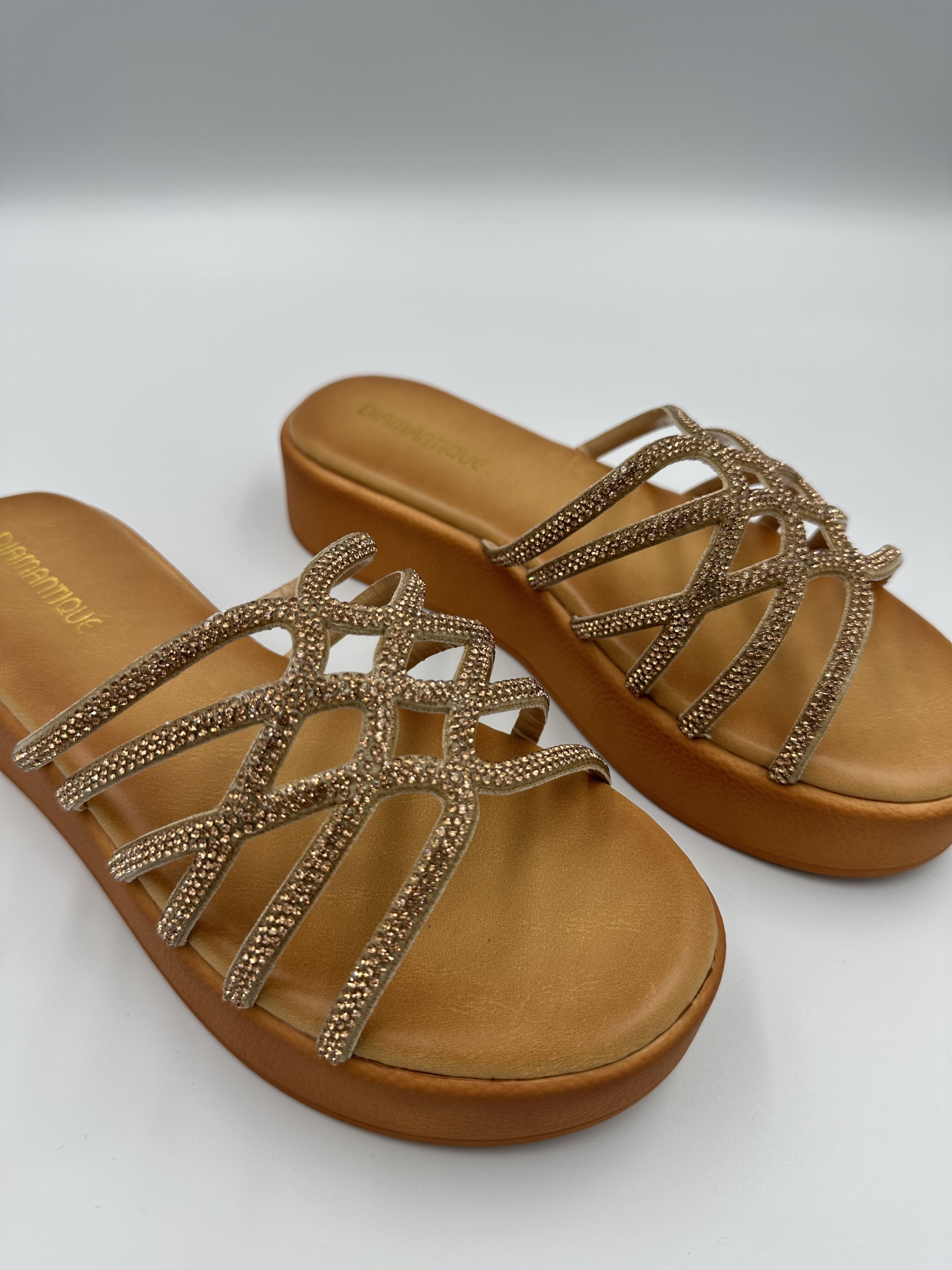 Γυναικεία Flatform με χρυσό στρας - Image 2