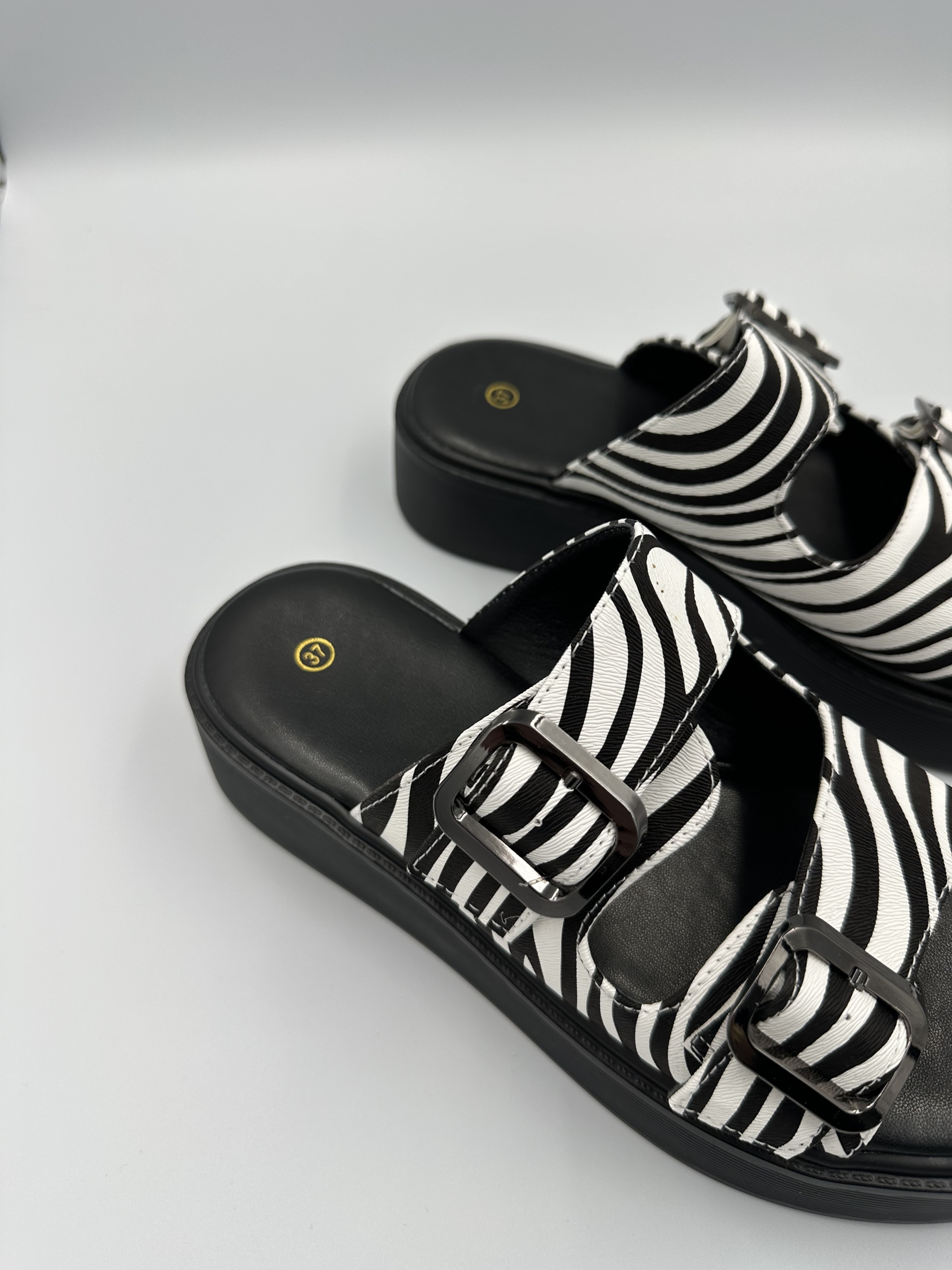 Γυναικεία Flatform δερματίνη ζέβρα - Image 3