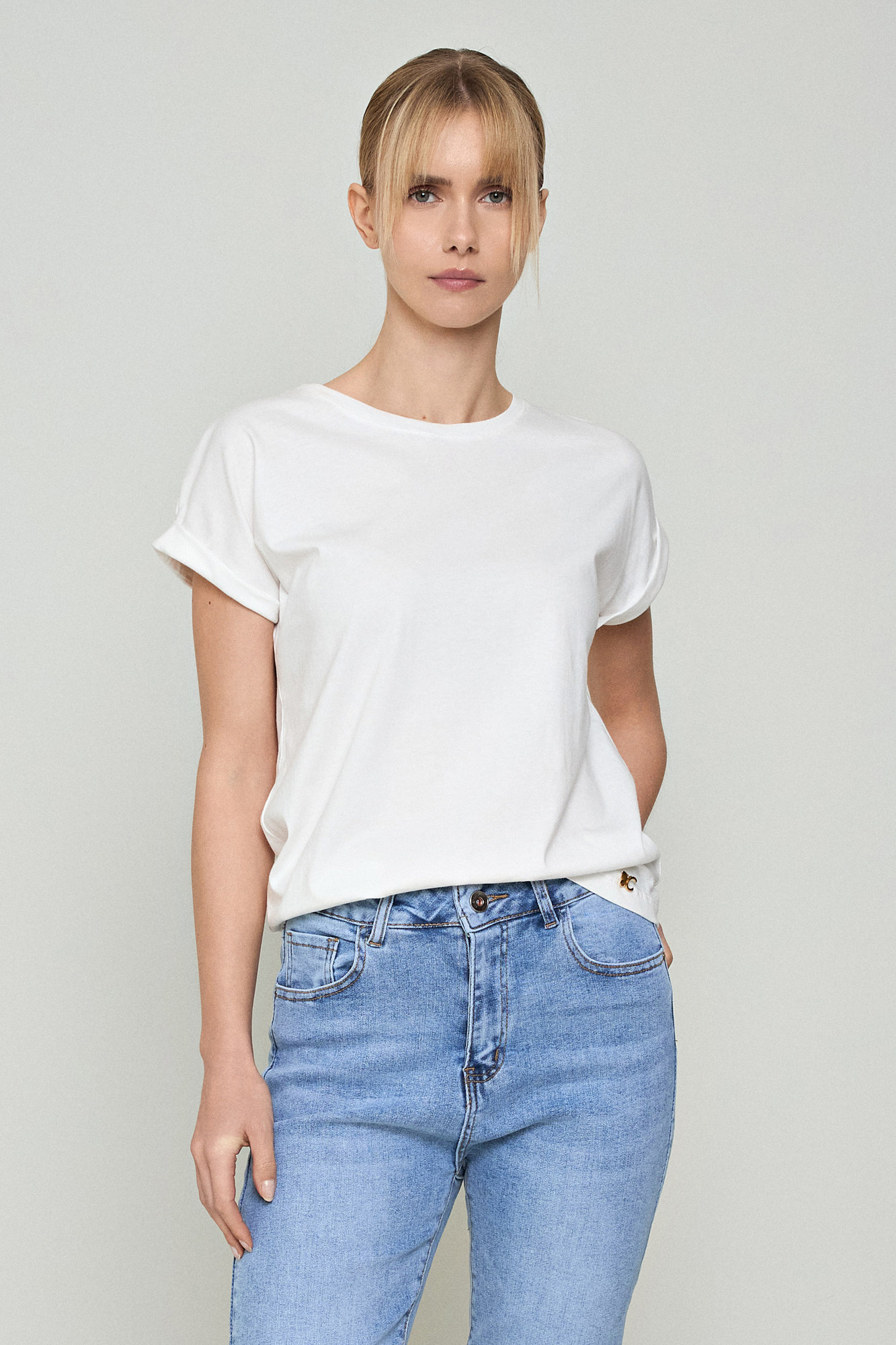 Βαμβακερό t-shirt με ρεβέρ CENTO